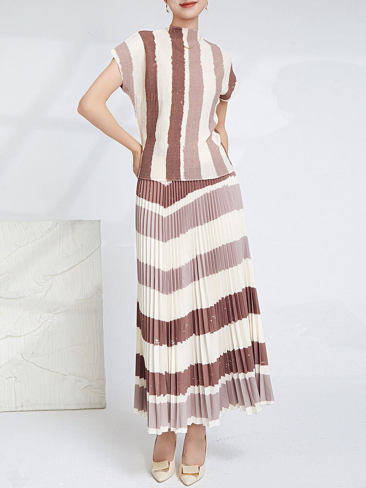 Elegant Pleated 2 Pieces Set Women's Printed Striped Turtleneck Short Sleeves Slim Tops High Waist Fold Skirts