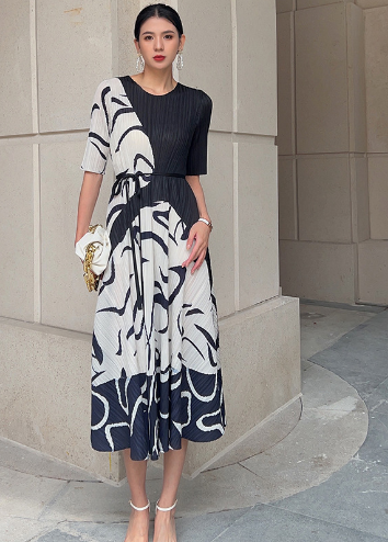 Medium Length Pleated Print Dress