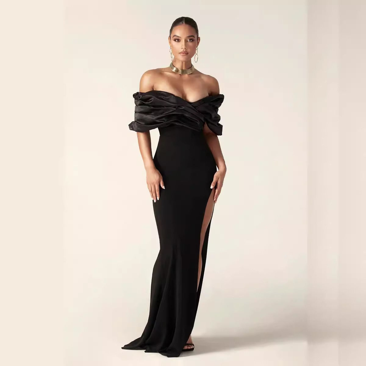 Black fashion pleated edge strapless dress for slimming, tight fitting, and floor length, with a hip hugging design