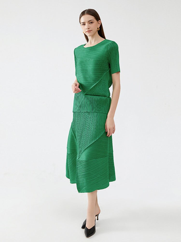Pleated 2 Pieces Set Women Short Sleeve Top + Elastic Waist A Line Loose Sklirt Casual Female Folds  Spring New
