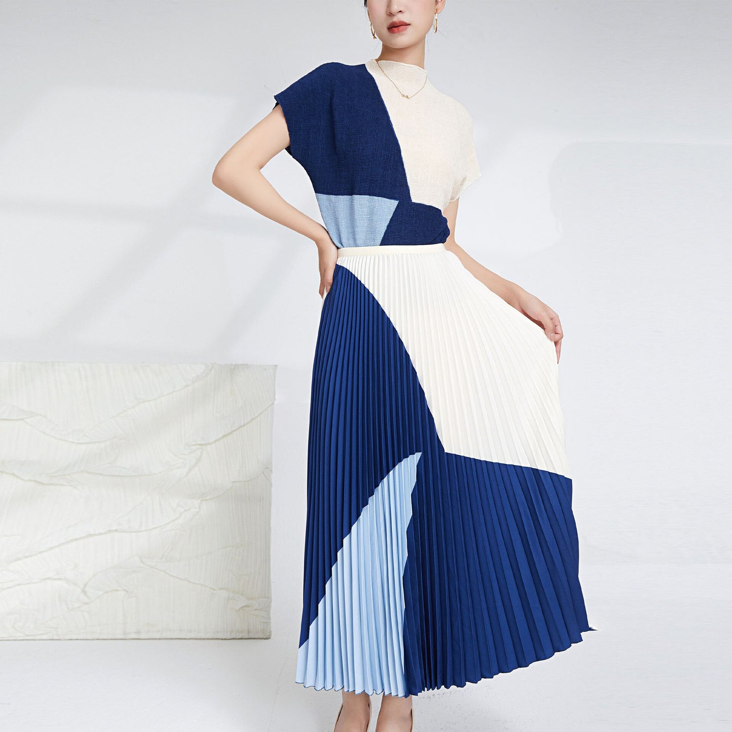 Contrast Color Pleated 2 Pieces Set For Women Slim Tops High Waist Fold Skirts Fashion Female Clothing