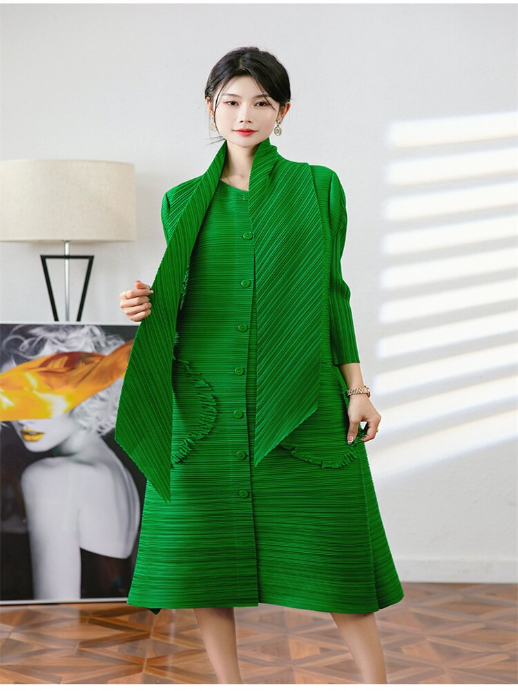 Pleated Winter New Women's Commuter Temperament Scarf Windbreaker Fringed Pocket Long Sleeve Loose Fashion Jacket