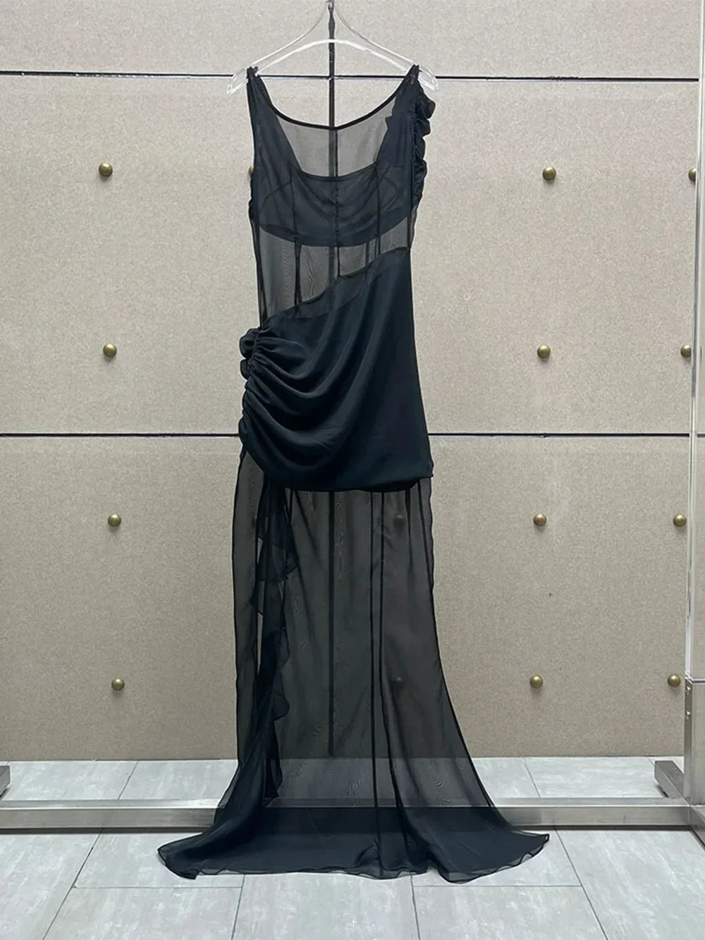 Summer New Sleeveless See Through 3D Flower Long Dress Women Ruffles Slim Maxi Sexy Dresses Party Runway Gowns