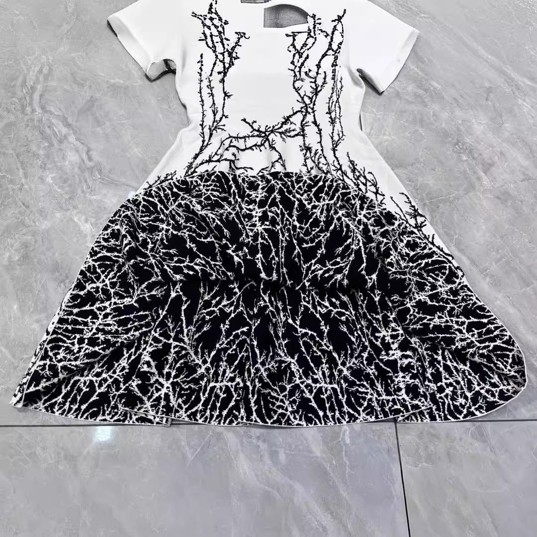 French style high-quality light mature temperament positioning Jacquard woven round neck short sleeved mini high elasticity knitted dress