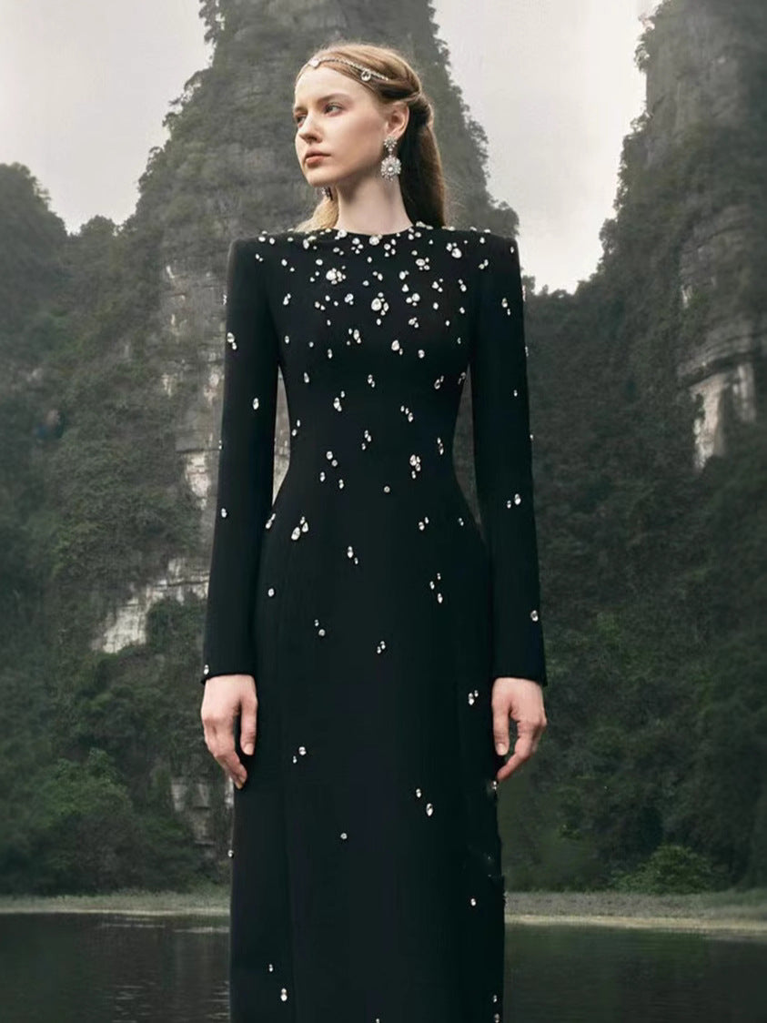 Elegant long evening dress with heavy-duty beading diamond inlay long-sleeved and bandage style