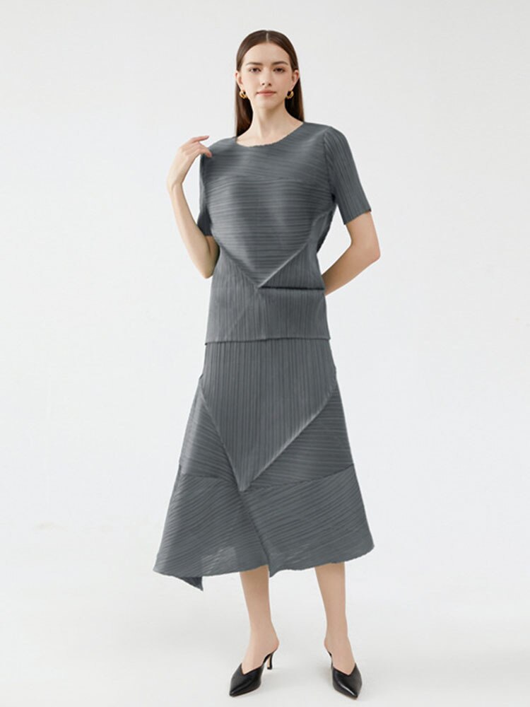 Pleated 2 Pieces Set Women Short Sleeve Top + Elastic Waist A Line Loose Sklirt Casual Female Folds  Spring New