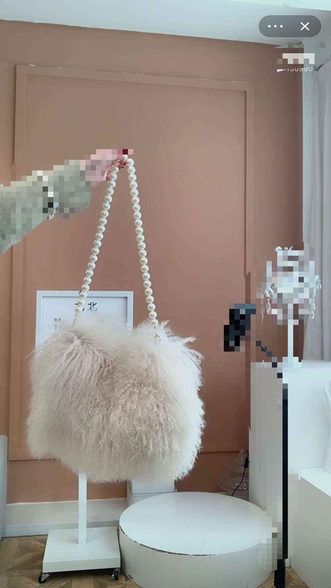 Genuine leather women's bag beach wool fur bag, one shoulder portable tassel sheepskin fur bag