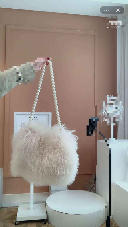 Genuine leather women's bag beach wool fur bag, one shoulder portable tassel sheepskin fur bag