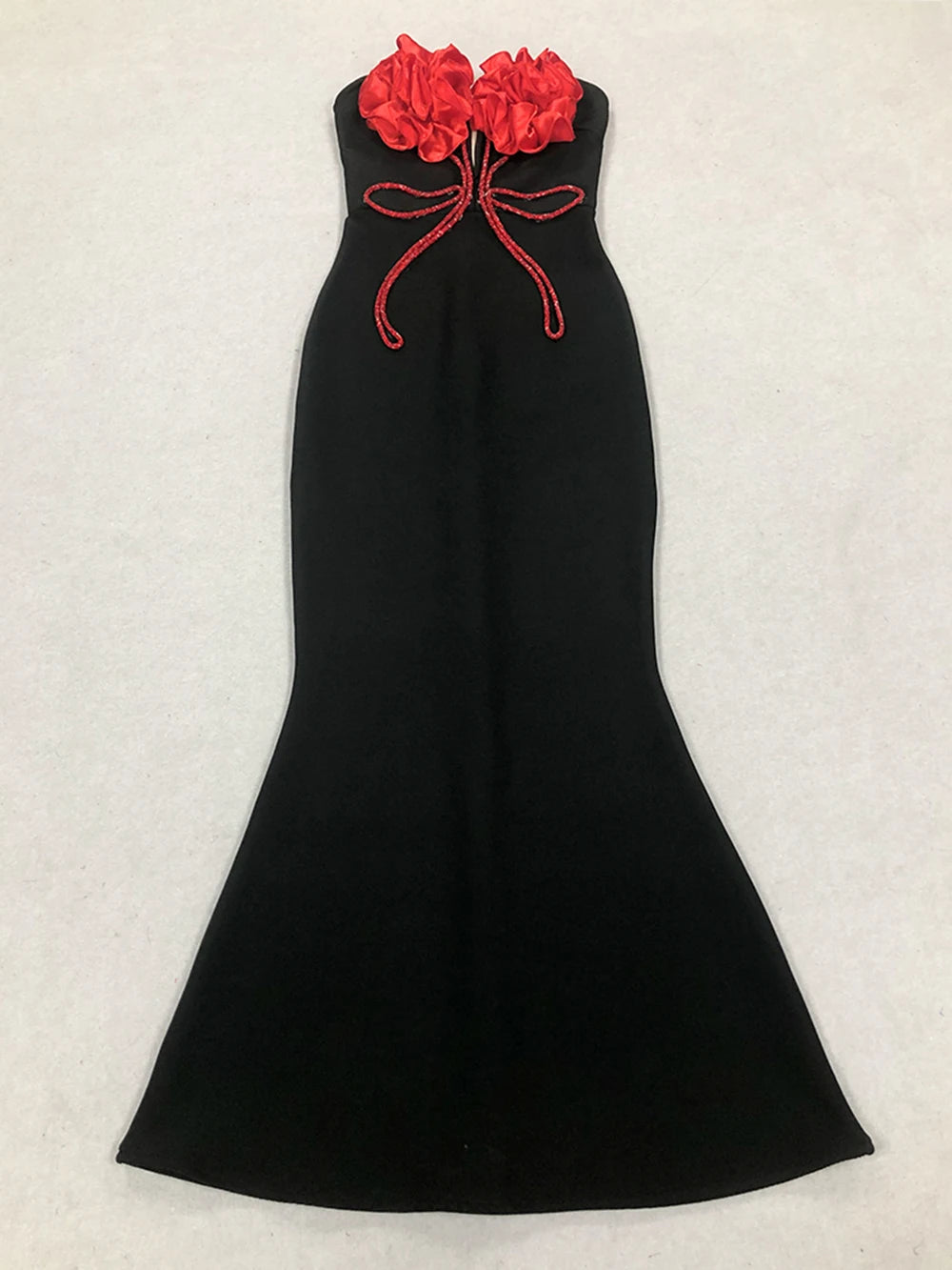 Sexy and elegant tube top long evening dress with flower chains