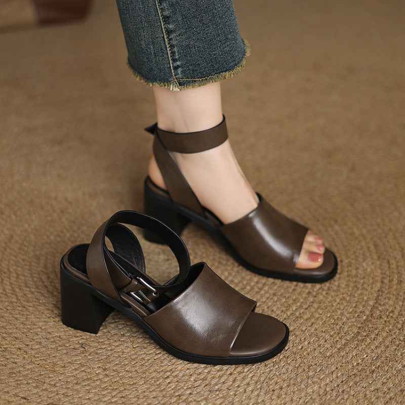 Women's summer cool slippers for wearing retro leather shoes with cross straps for coolness