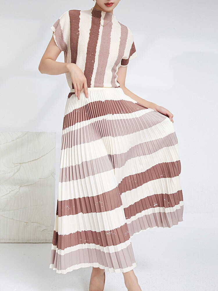 Elegant Pleated 2 Pieces Set Women's Printed Striped Turtleneck Short Sleeves Slim Tops High Waist Fold Skirts