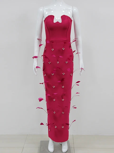 Fashionable and sexy fuchsia feather-flowered hip-hugging strapless dress